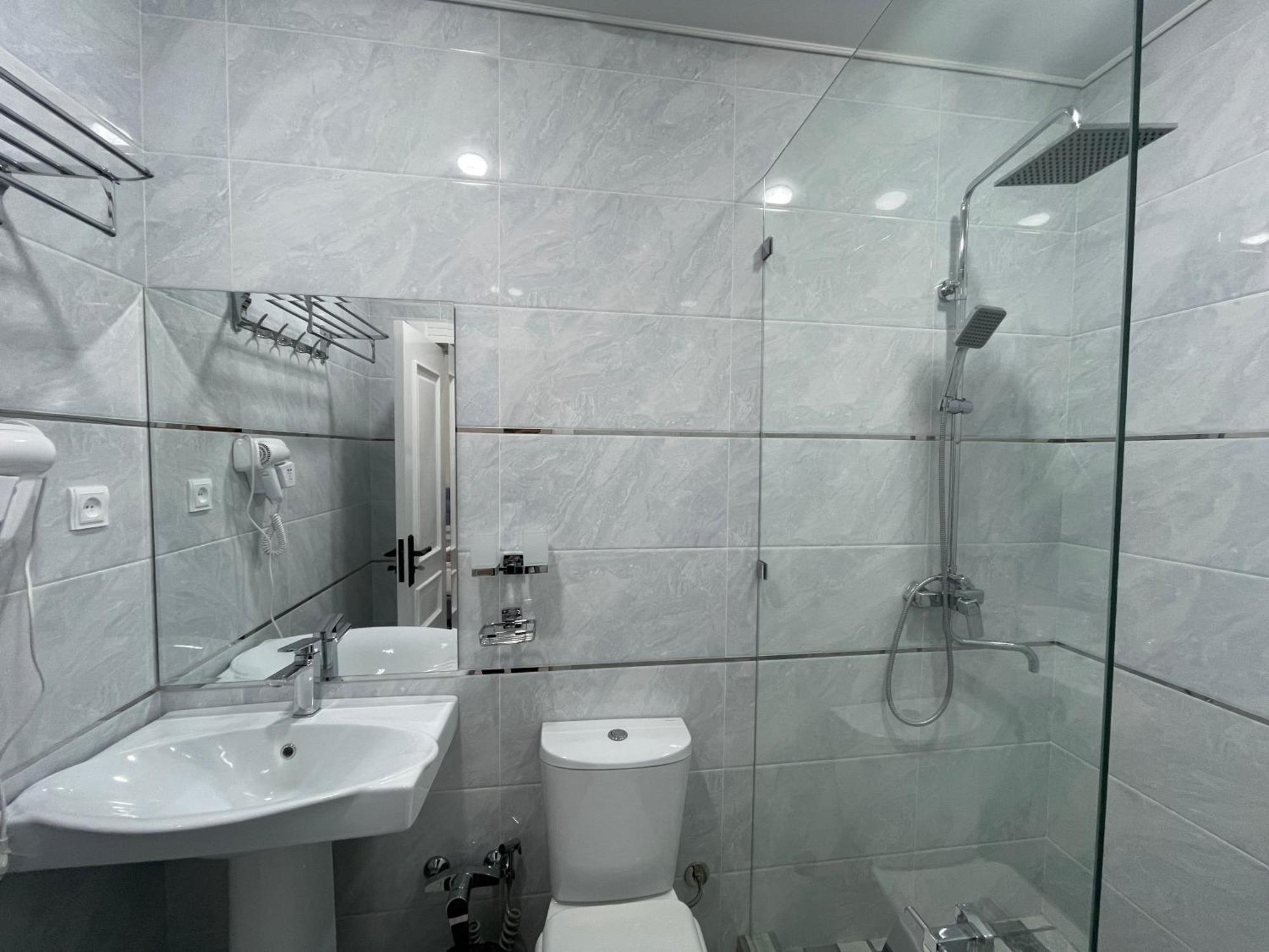 בוקורו Zehra Hotel מראה חיצוני תמונה