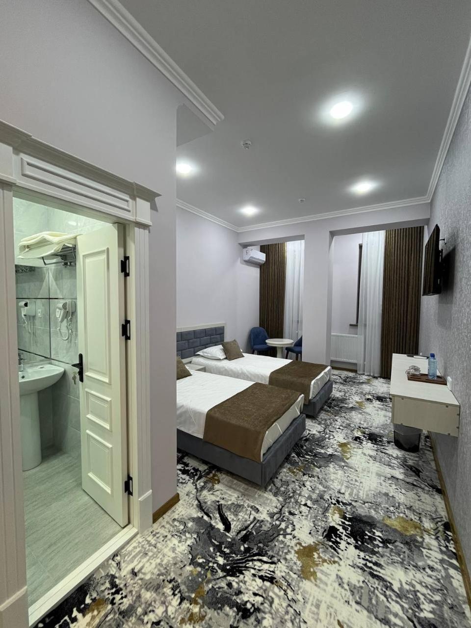 בוקורו Zehra Hotel מראה חיצוני תמונה