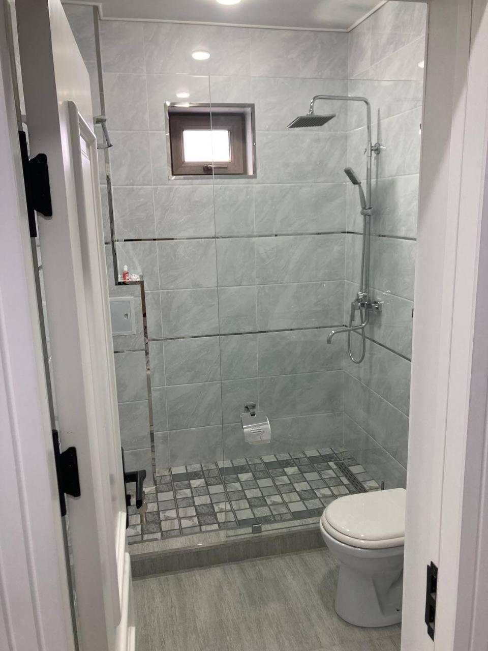 בוקורו Zehra Hotel מראה חיצוני תמונה